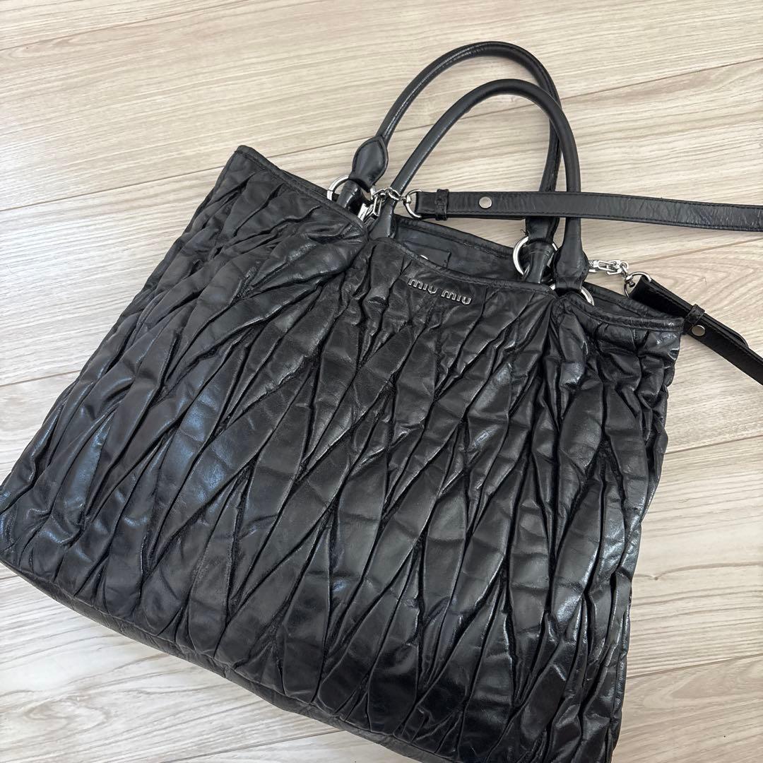 【2万値下げ！】MIU MIU プリーツ加工 ブラックトートバッグ