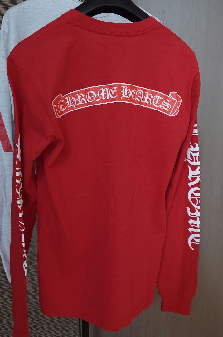 クロムハーツの赤