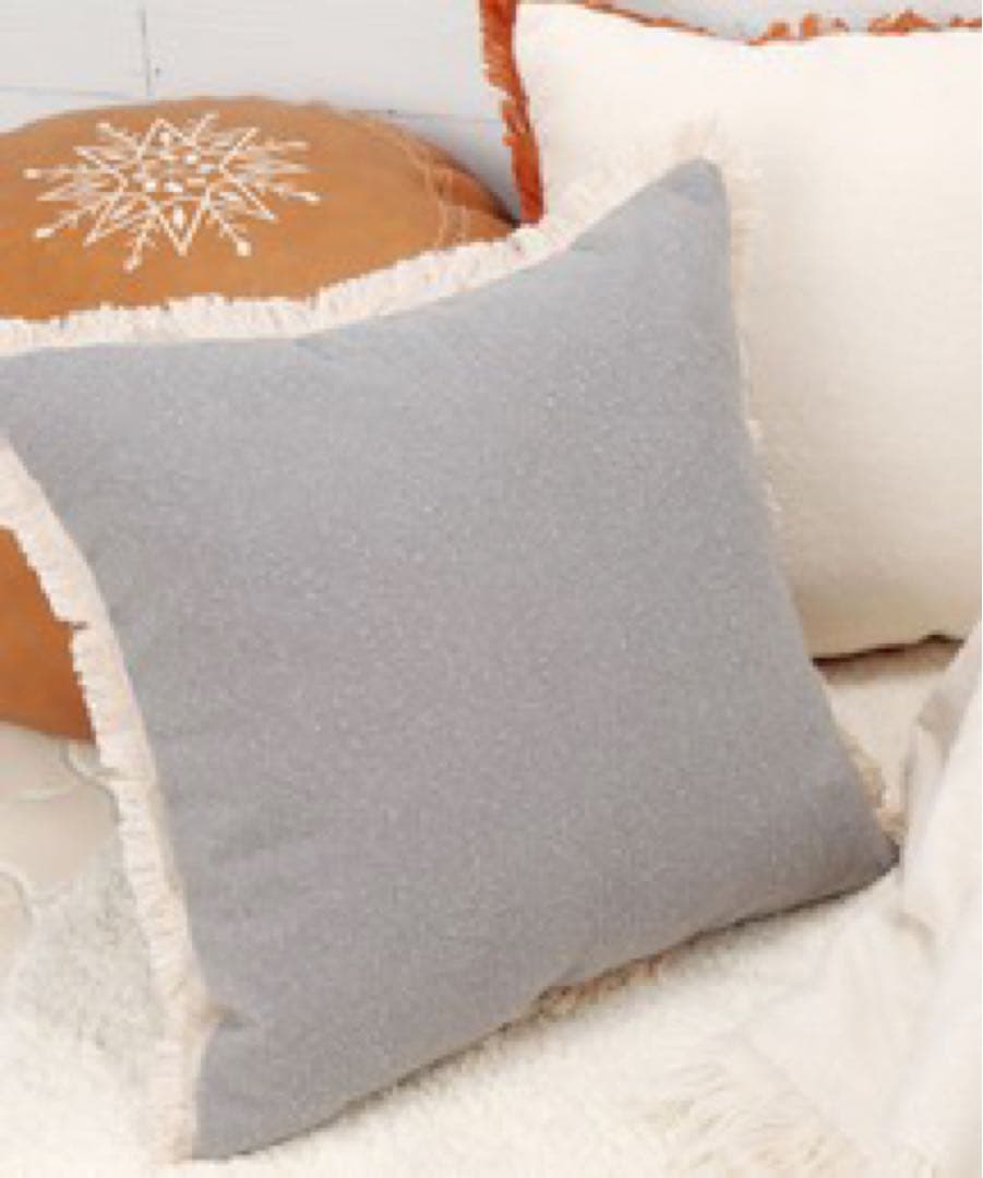 スタディオクリップ　クッションカバー　グレー　フリンジ　インテリア　シンプル