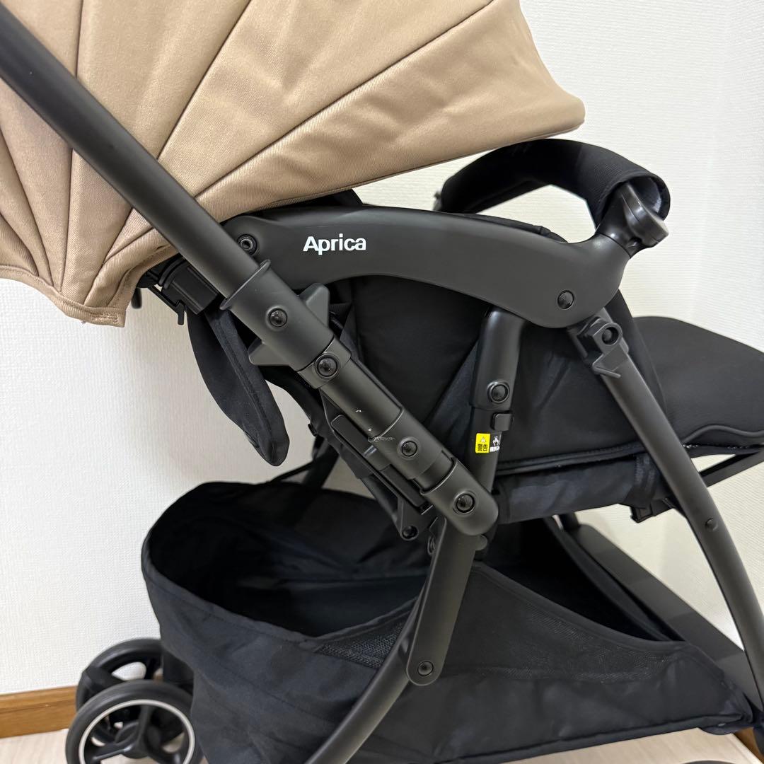 【極美品】Aprica ラクーナクッションフリーAE 2025年モデル