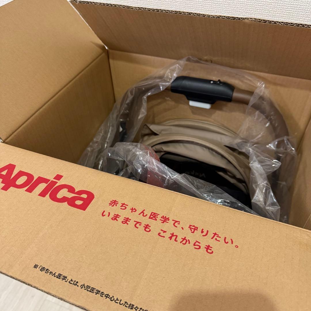 【極美品】Aprica ラクーナクッションフリーAE 2025年モデル