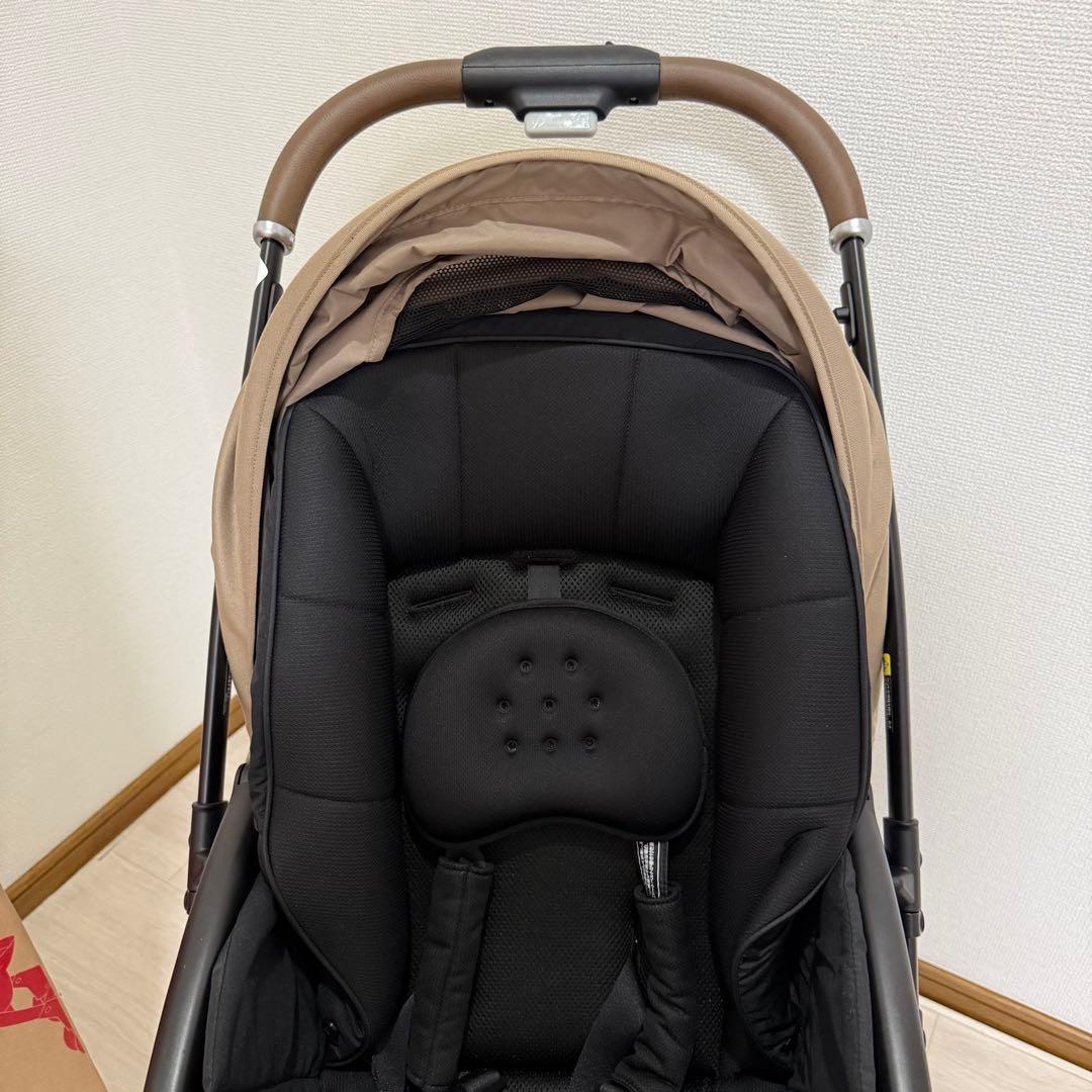 【極美品】Aprica ラクーナクッションフリーAE 2025年モデル