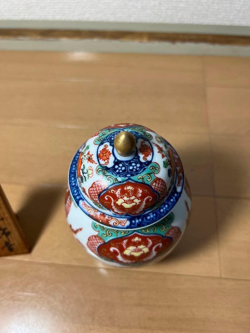 761古伊万里　沈香壺　金彩　未使用　有田焼