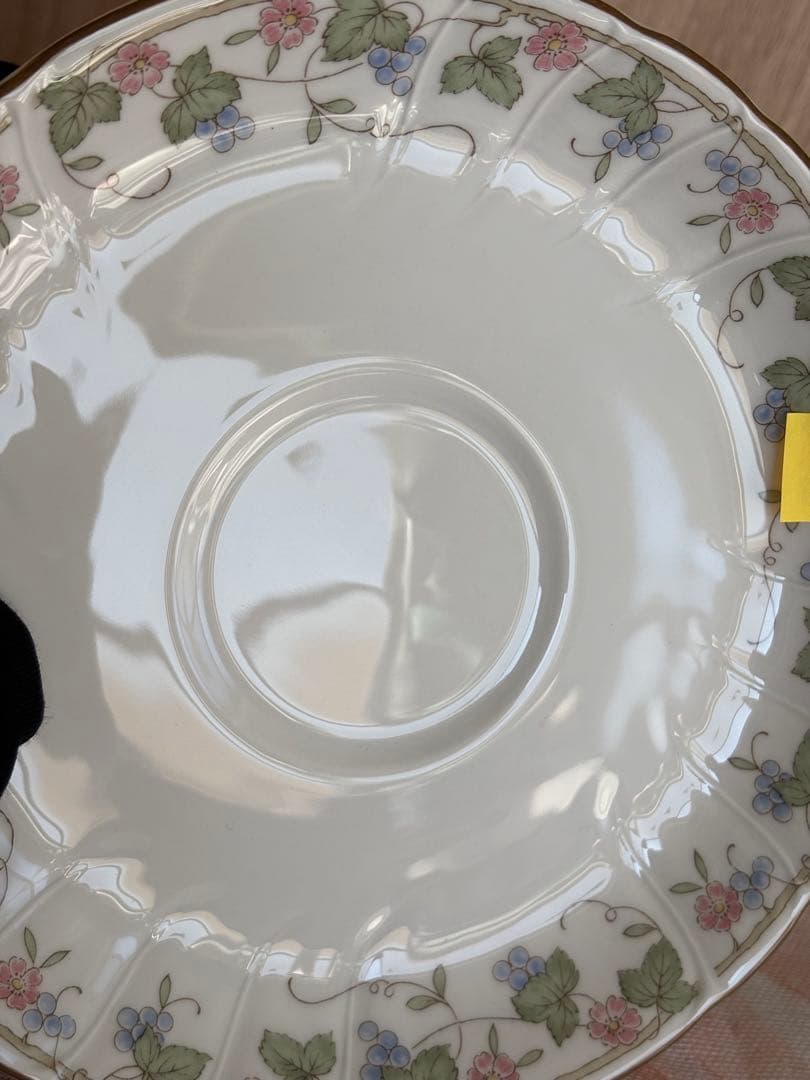 ノリタケ　クラフトーン　アイビーソング カップ＆ソーサー4客プレート2枚セット