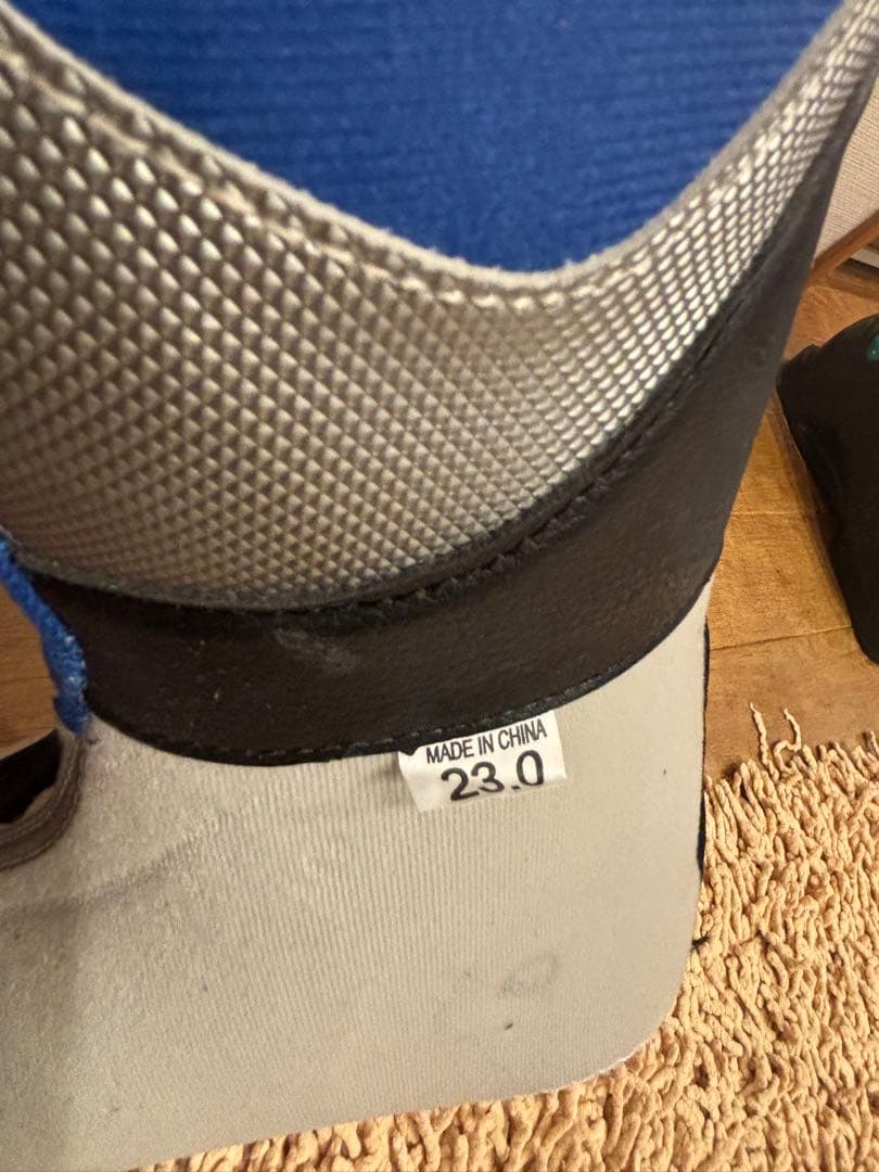 子供用スキー3点セット　スキー板120 、スキーブーツ23 、伸縮式ストック