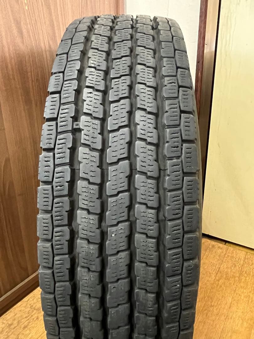 2019年製 ヨコハマ 中古冬タイヤ 195/80R15 LT 4本セット