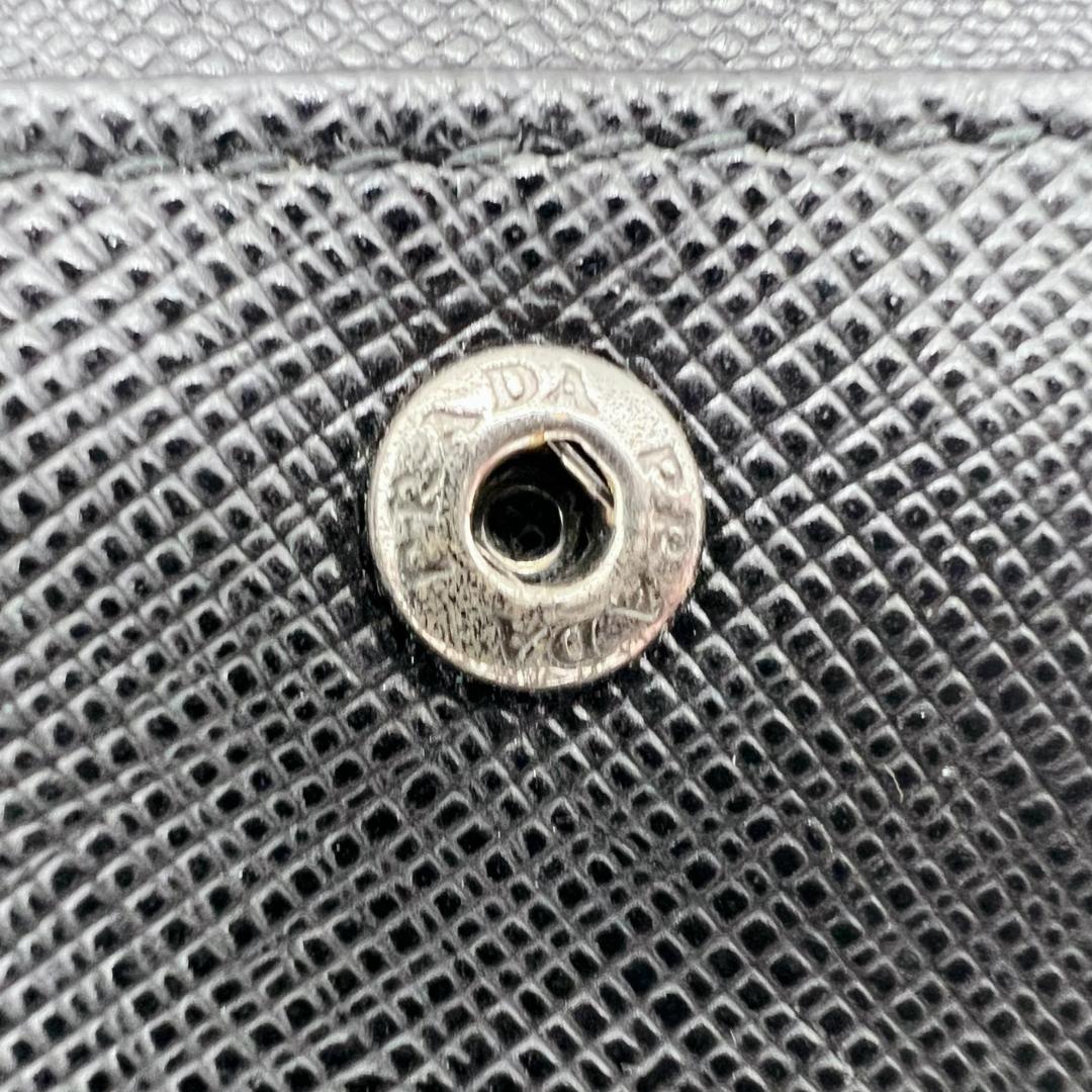 【PRADA】プラダ　サフィアーノ　レザー　二つ折り財布　黒