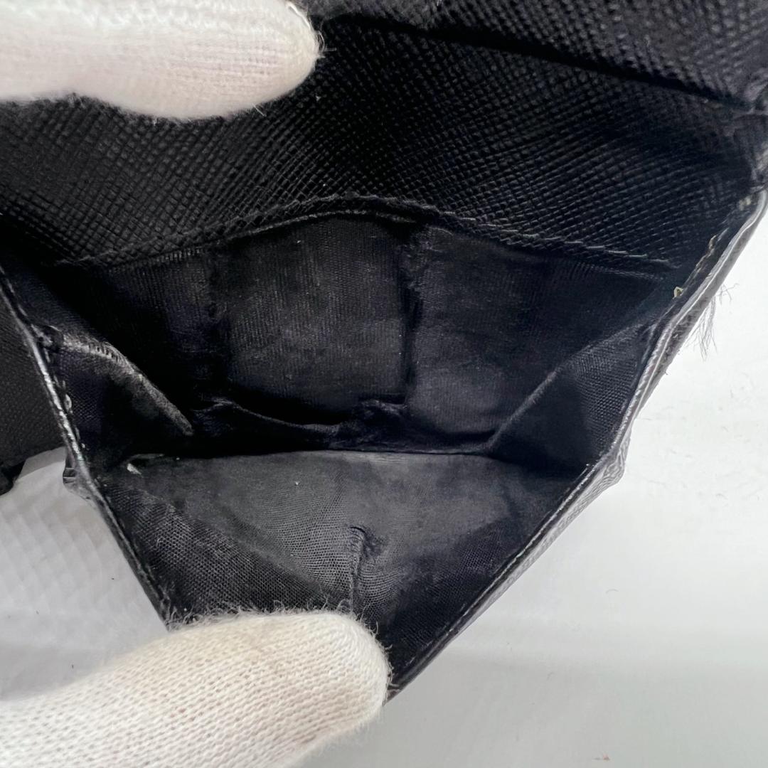 【PRADA】プラダ　サフィアーノ　レザー　二つ折り財布　黒