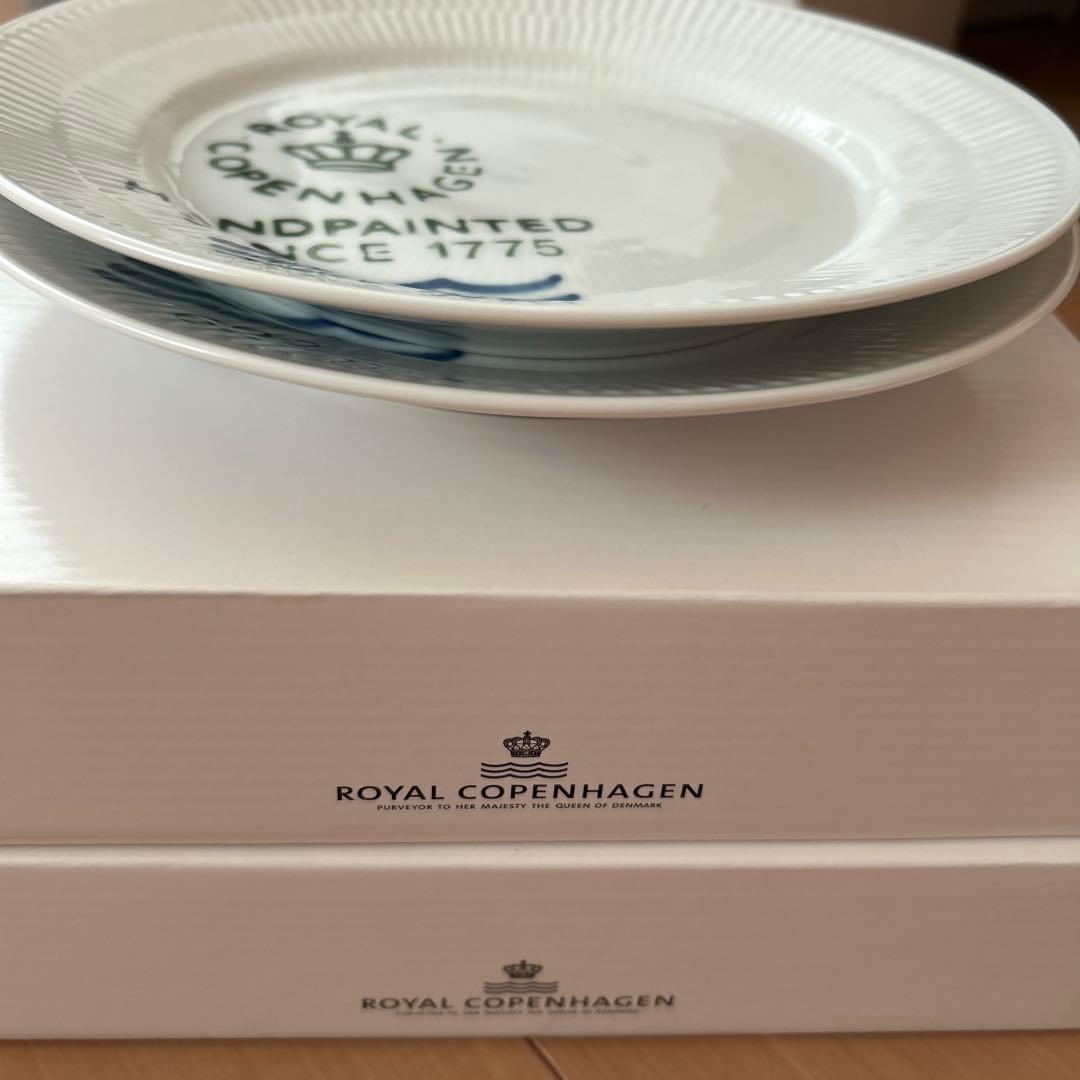 ロイヤルコペンハーゲン　シグニチャー　22センチプレート　新品2枚セット