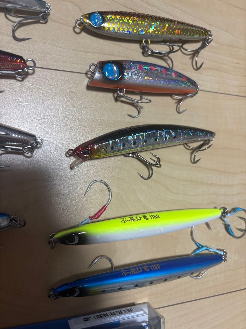 ジャンプライズ他ヒラスズキルアー15個セット