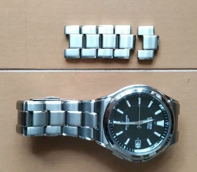 シチズンアテッサ　チタン製　腕時計