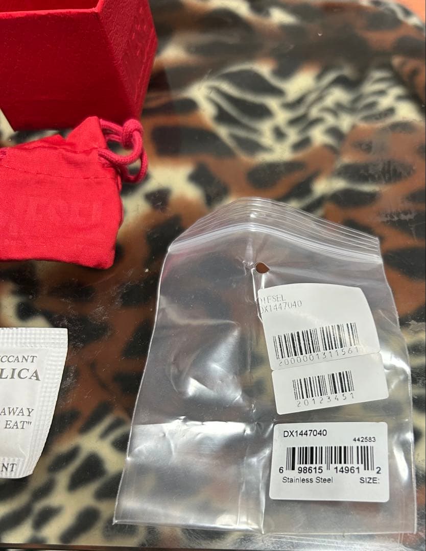 は*な様 [完売品] diesel シルバー フープピアス　片耳用　正規品　箱付