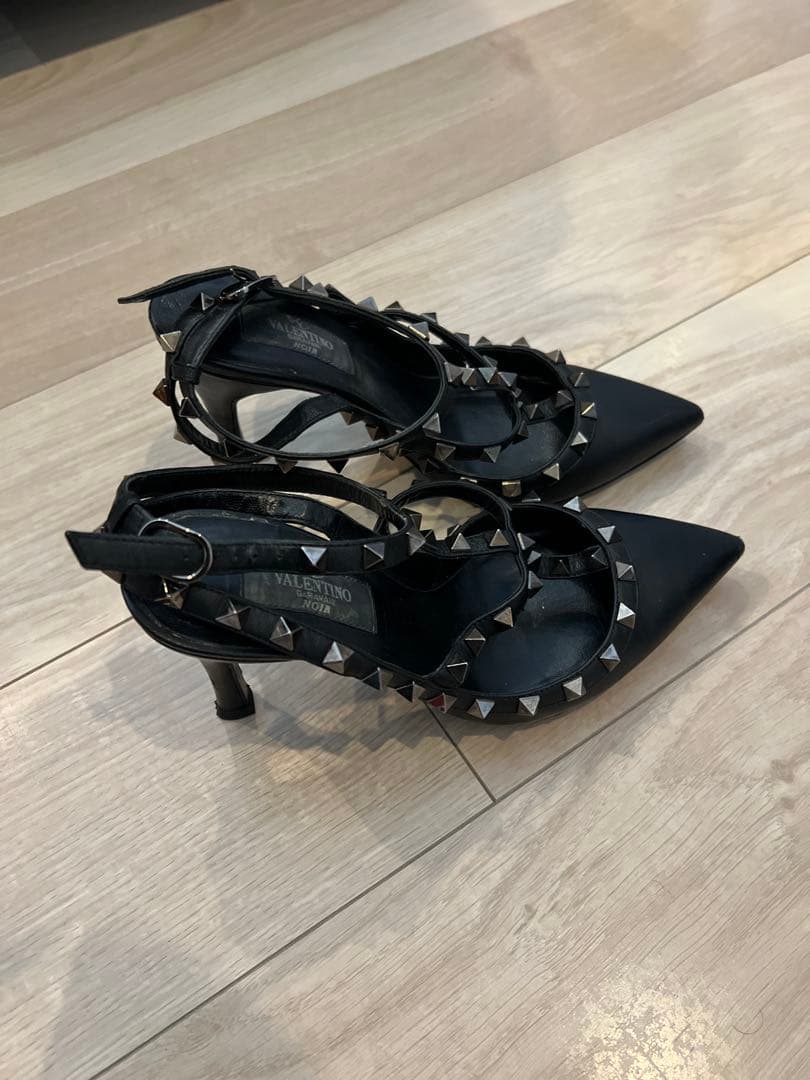 りお12/31までのお取り置きVALENTINO スタッズ付き ハイヒール