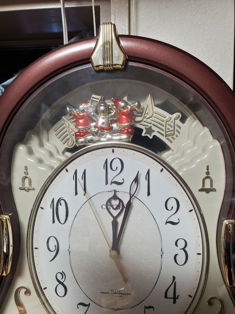 CITIZEN 電波掛け時計 回転飾り