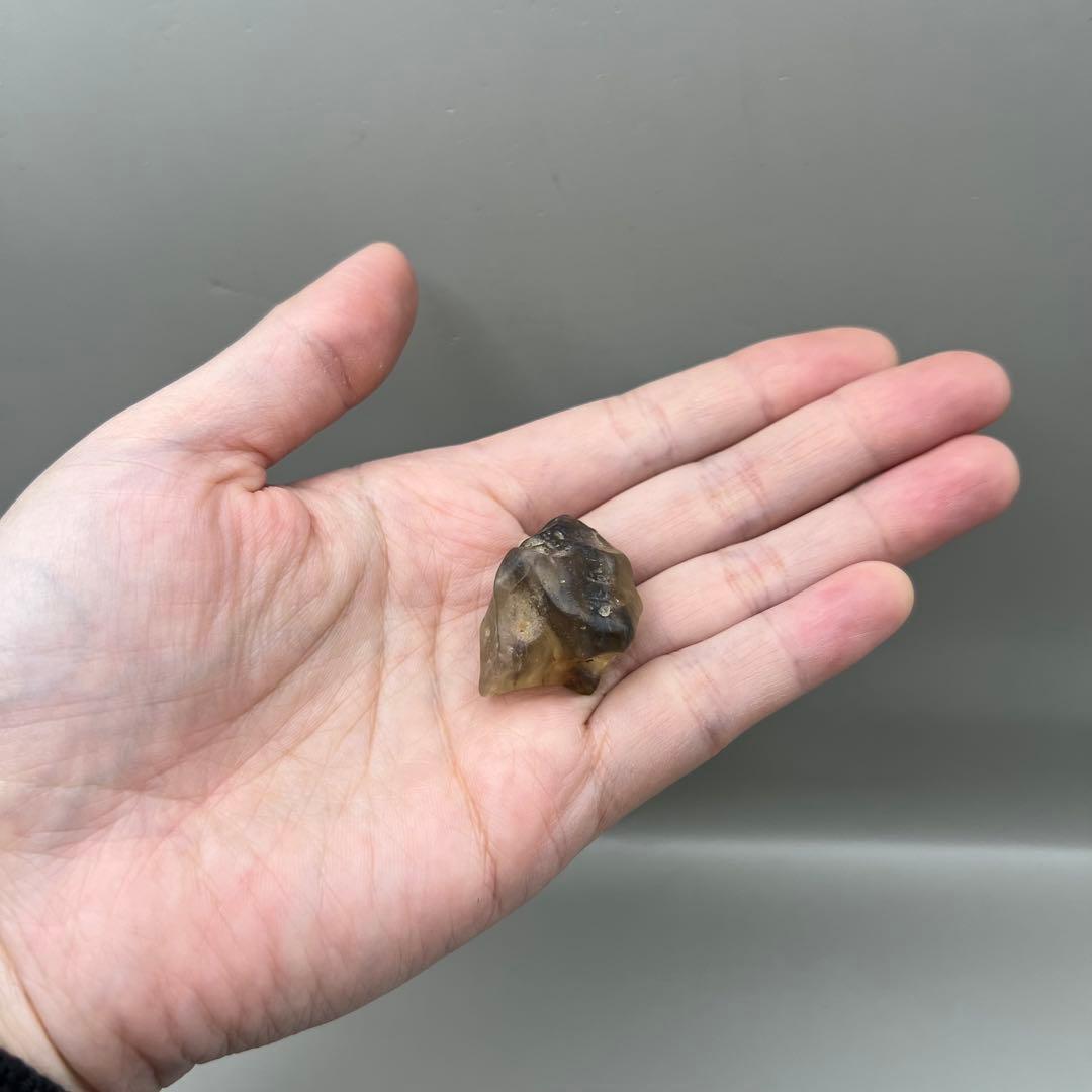 （Libyan31）12.7g稀少ブラックリビアングラス リビア砂漠原石