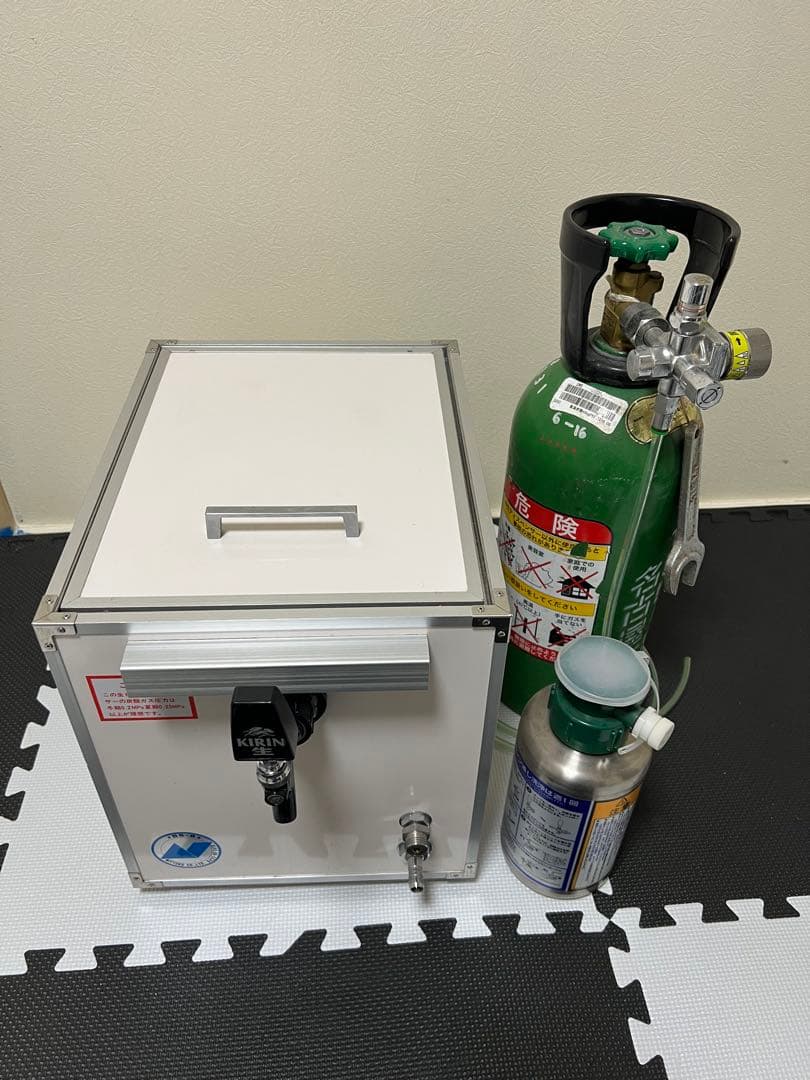 中古品　キリン ビールサーバー ガスボンベ付き