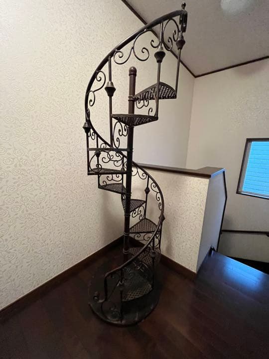 インテリア　ラセン階段