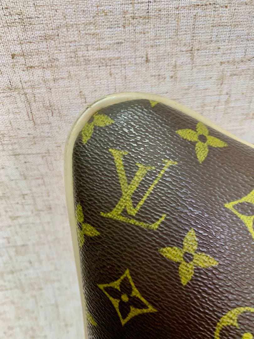 ルイヴィトン　クッション