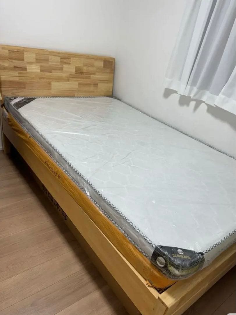 値下げ❗️シンプル木製シングルベッド　1.2米