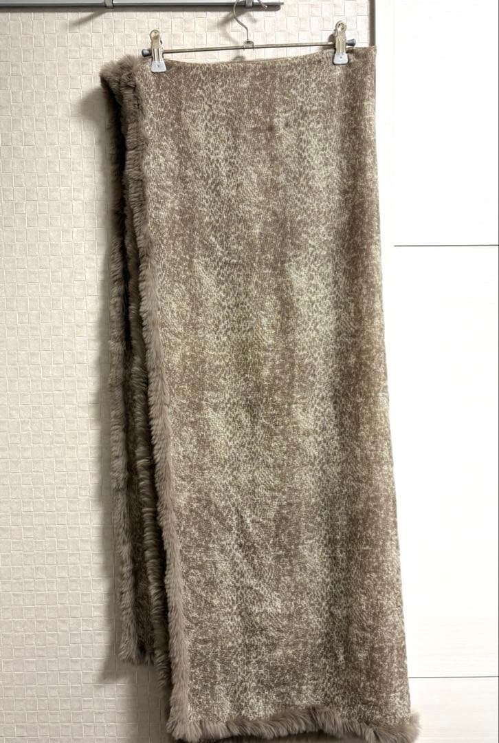 ピュアカシミヤのファートリミング ショール グレージュ