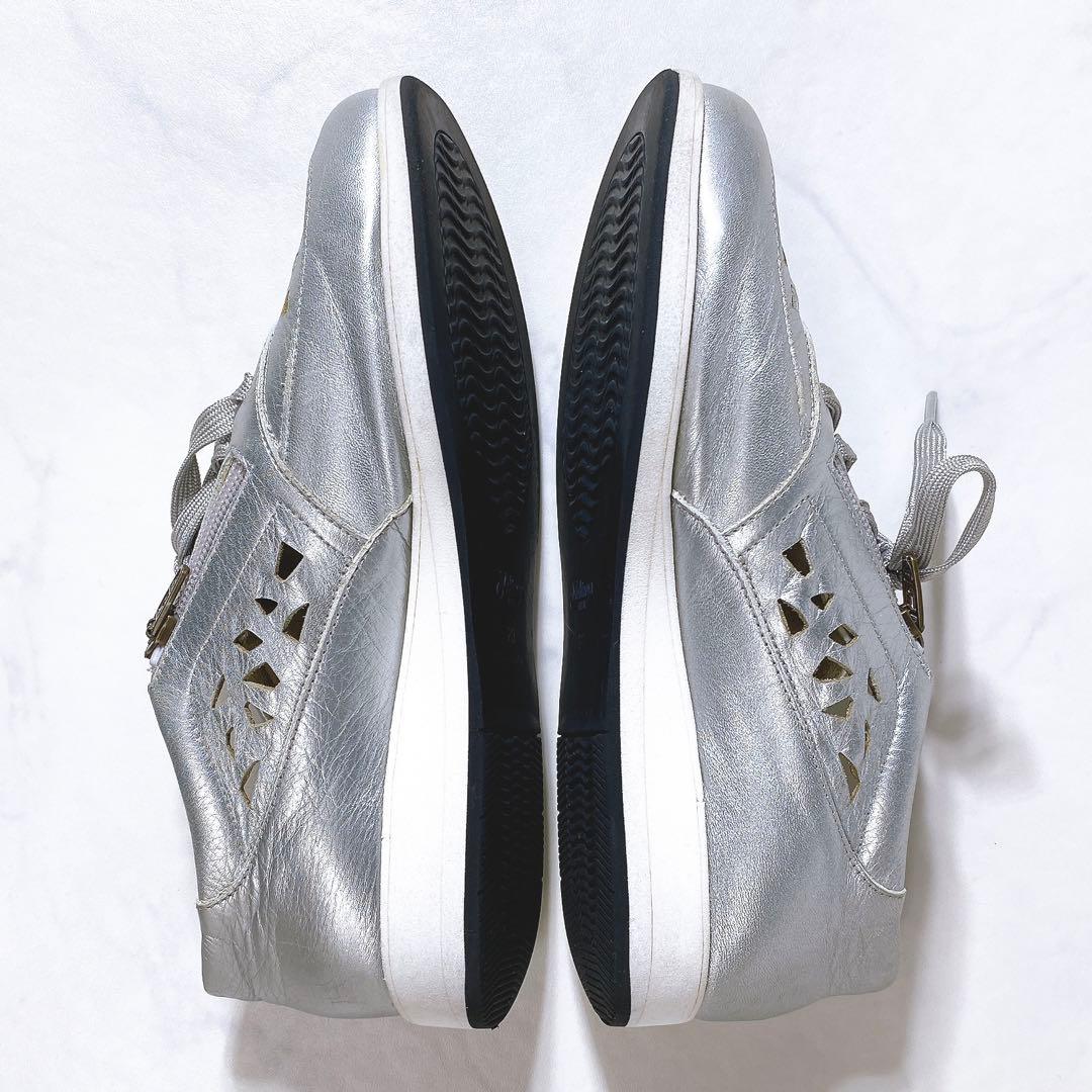 定価3万✨銀座ヨシノヤ カットワーク レザースニーカー 軽量 シルバー 23cm