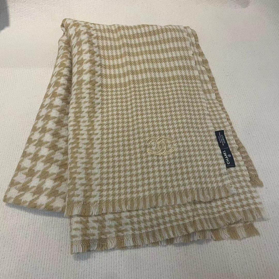 チェック柄ストール ベージュとホワイト