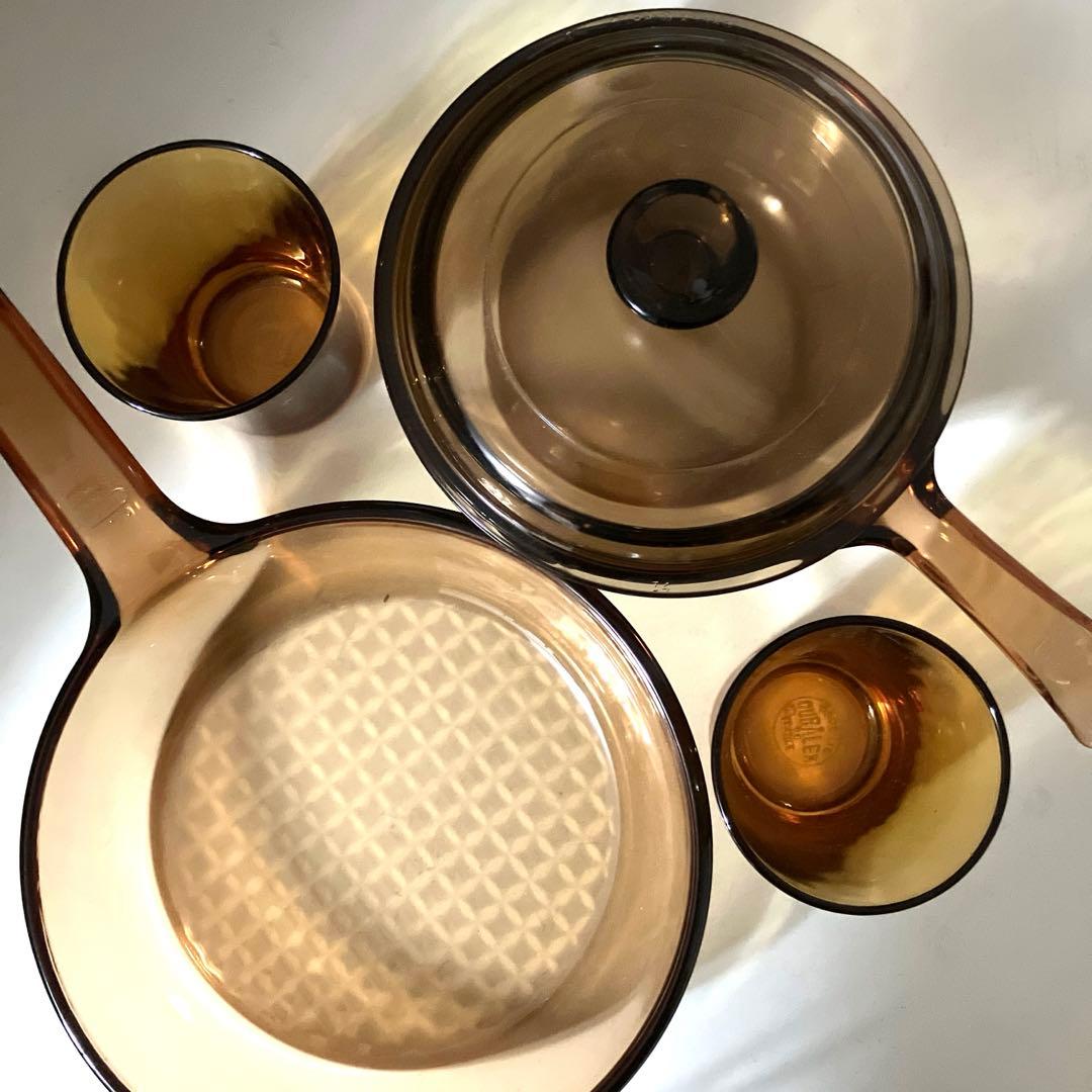 ビジョンのフライパンと鍋、デュラレックスのグラス