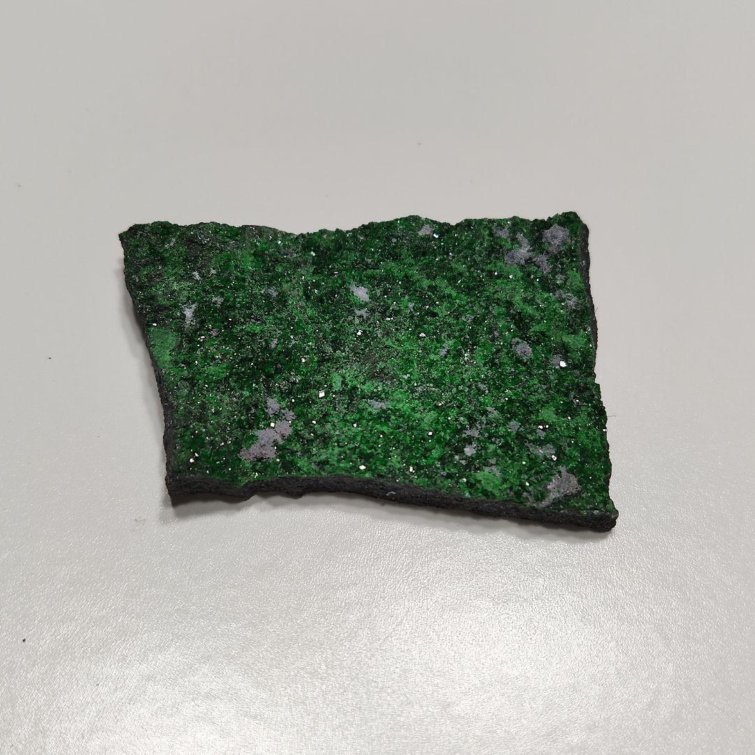 パワーストーン　天然石　ウバロバイト（灰クロムざくろ石）24g　No.216