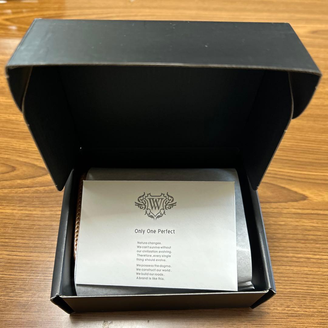 RED MOONの二つ折り財布