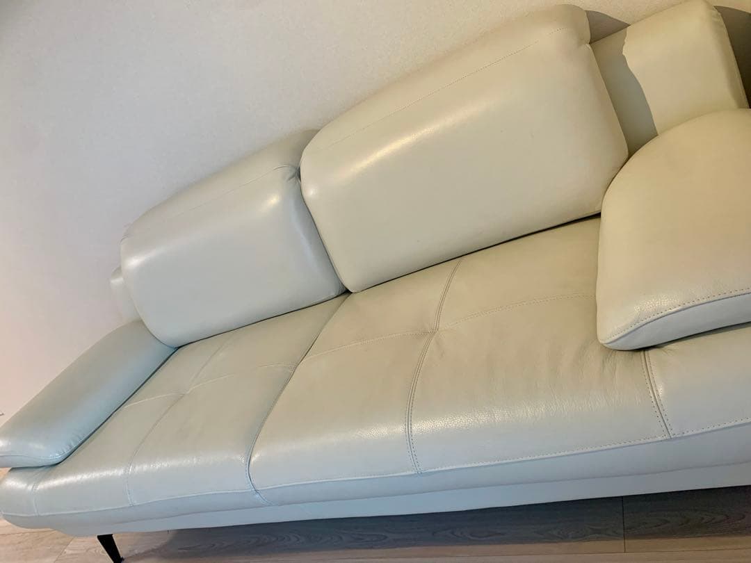 【限定値下】ホワイトレザー 2〜3人掛けソファ、オフホワイト、クリーム色、レザー