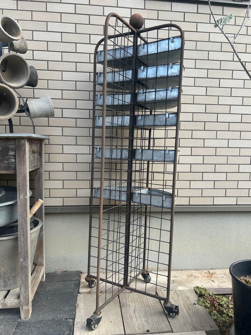 ブリキ　ガーデンラック　シェルフ