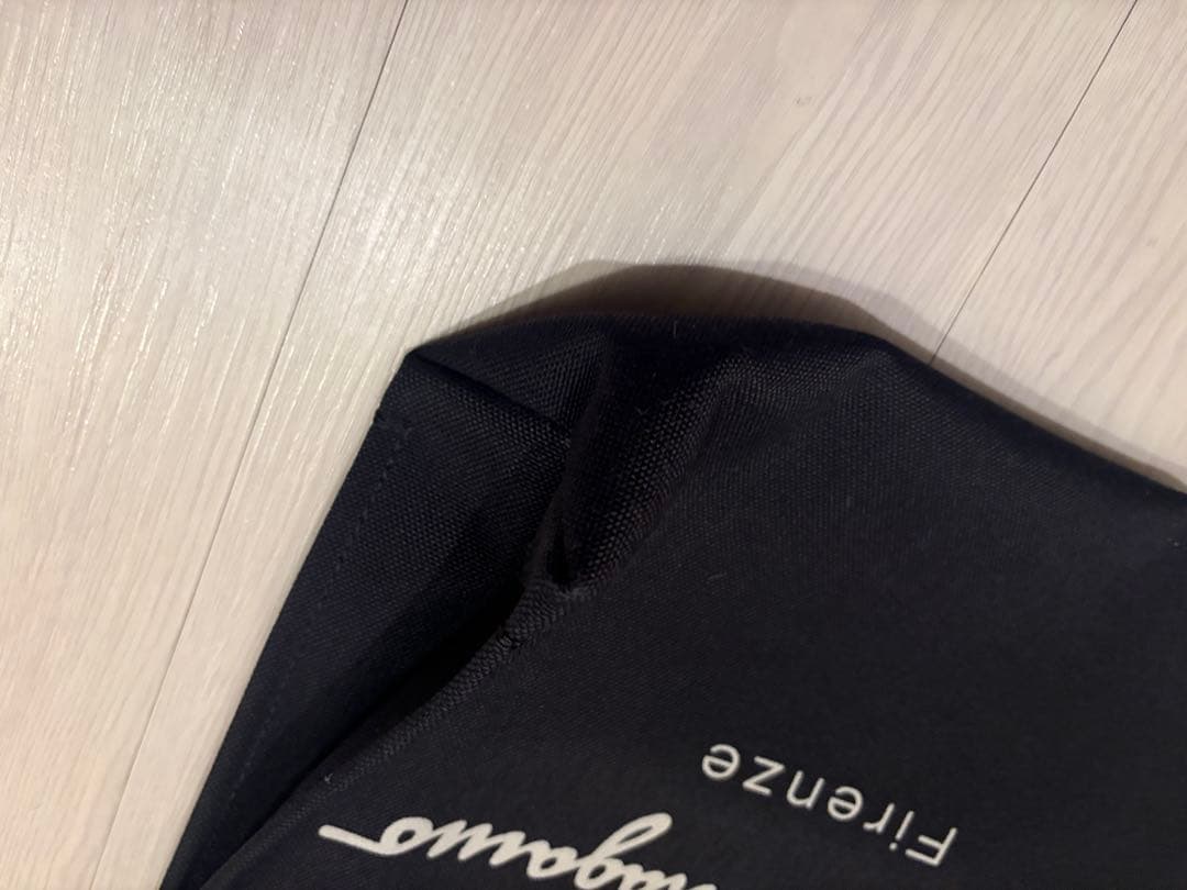 1/25迄セール【スピード発送】【未使用新品】フェラガモ　トートバッグ ブラック