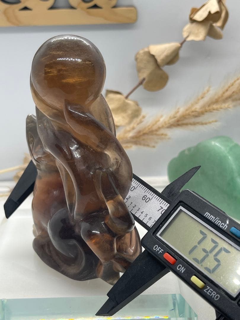 くまごろう様8【1928】九尾 彫り置物 ブラックフローライト