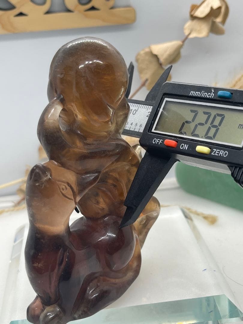 くまごろう様8【1928】九尾 彫り置物 ブラックフローライト