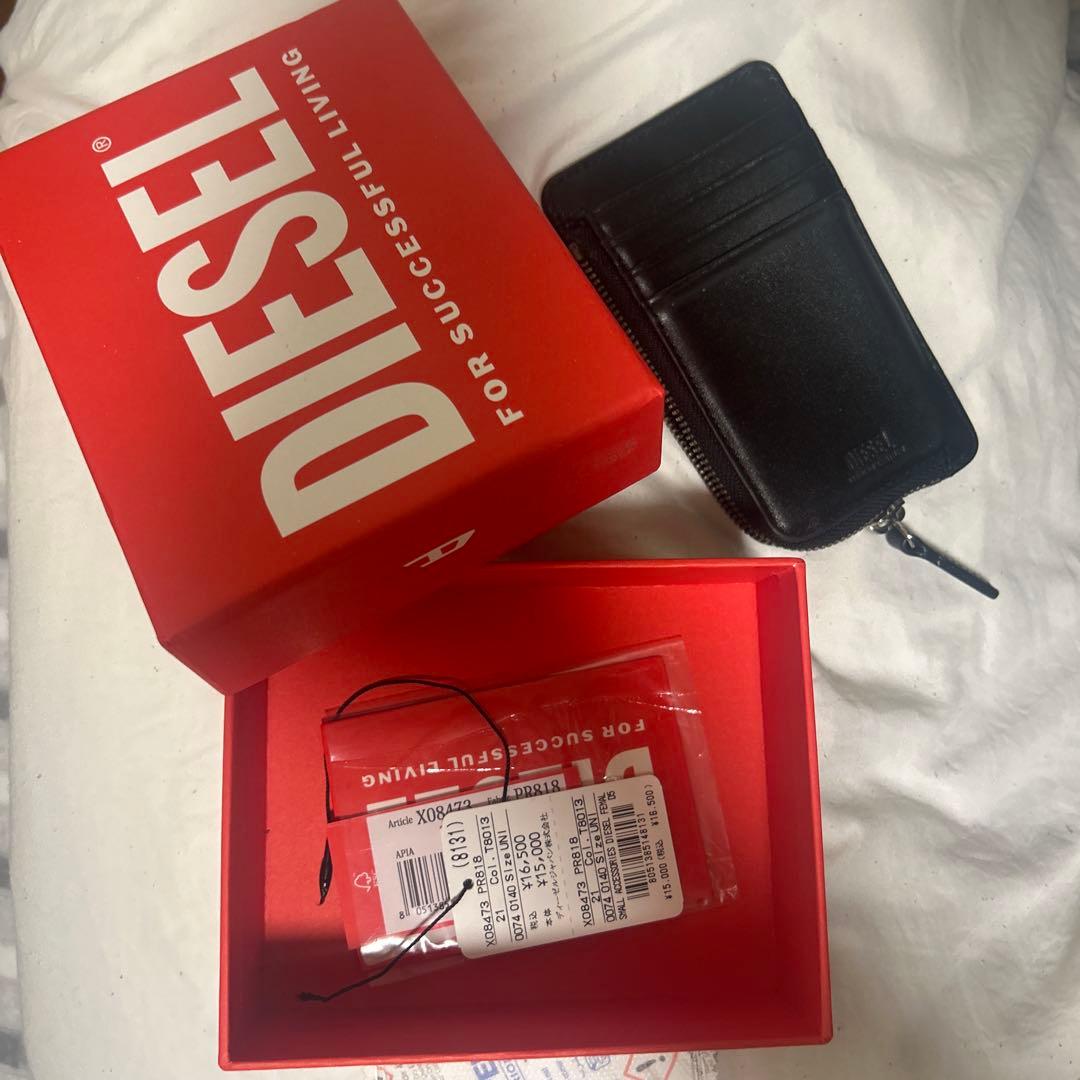 diesel ラウンドDロゴ フラグメントケース ブラック　財布