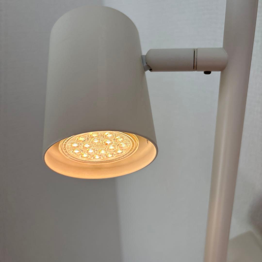 【美品】IKEA NYMÅNE ニーモーネ フロアランプ　ホワイト　LED電球