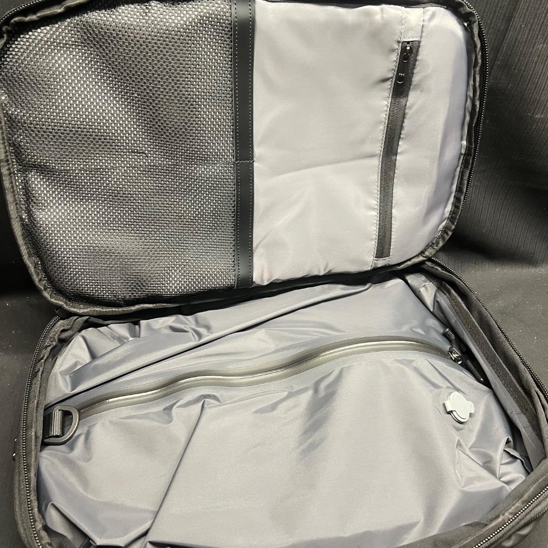 〇Of63 未使用 真空圧縮 バックパック トラベルバッグ