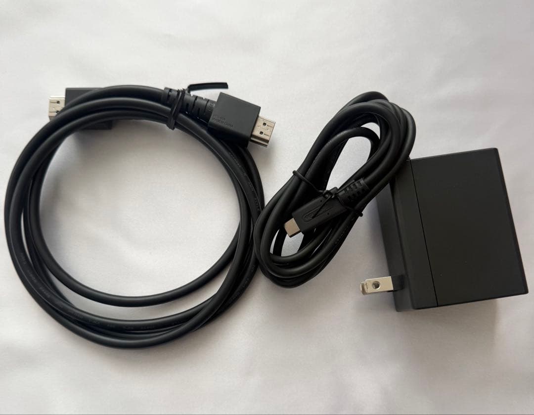 任天堂 Switch本体 有機ELモデルJoy-Con ハンドル 2個セット付き