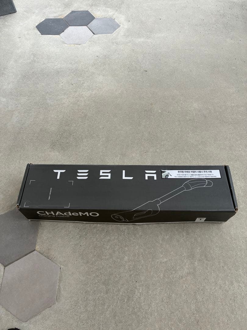 箱つき！テスラ チャデモアダプター　TESLA CHADEMO