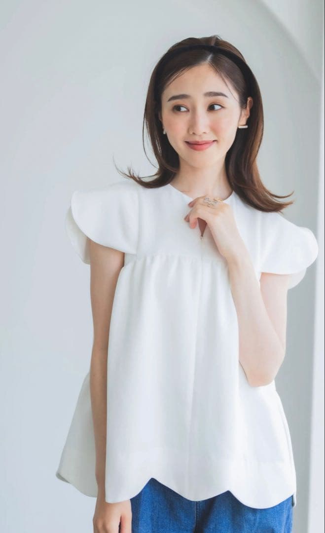 bitnabi 美人トップス ペタルスリーブ（ホワイト）