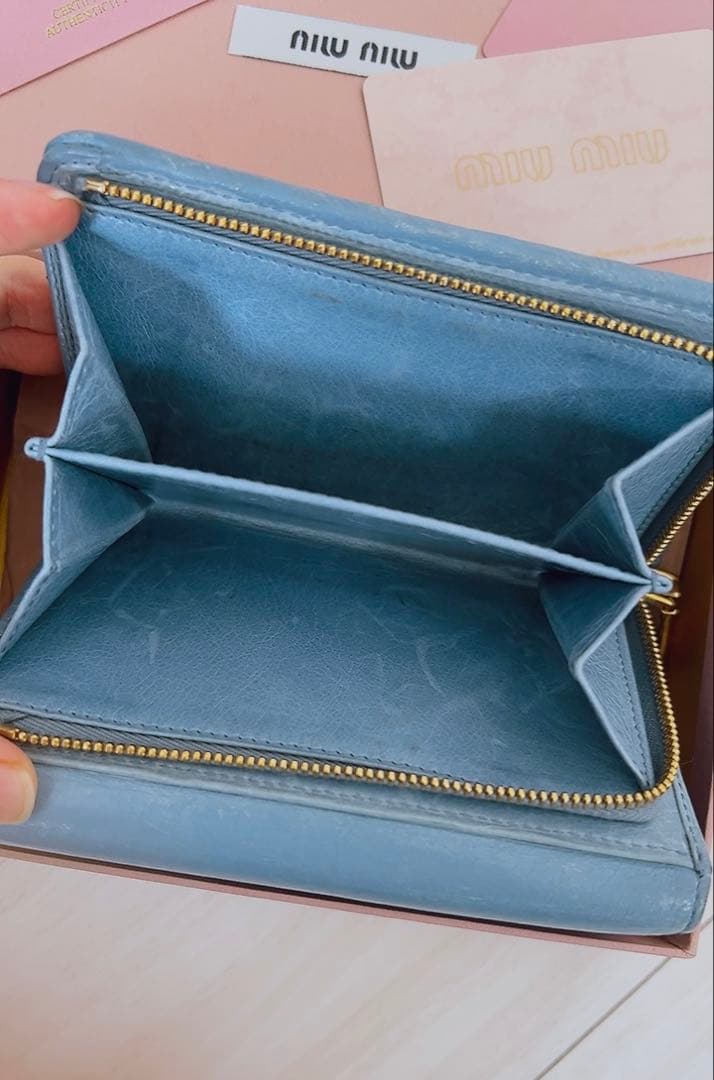 正規品 MIU MIU ミュウミュウ 三つ折り財布 マテラッセ スカイブルー