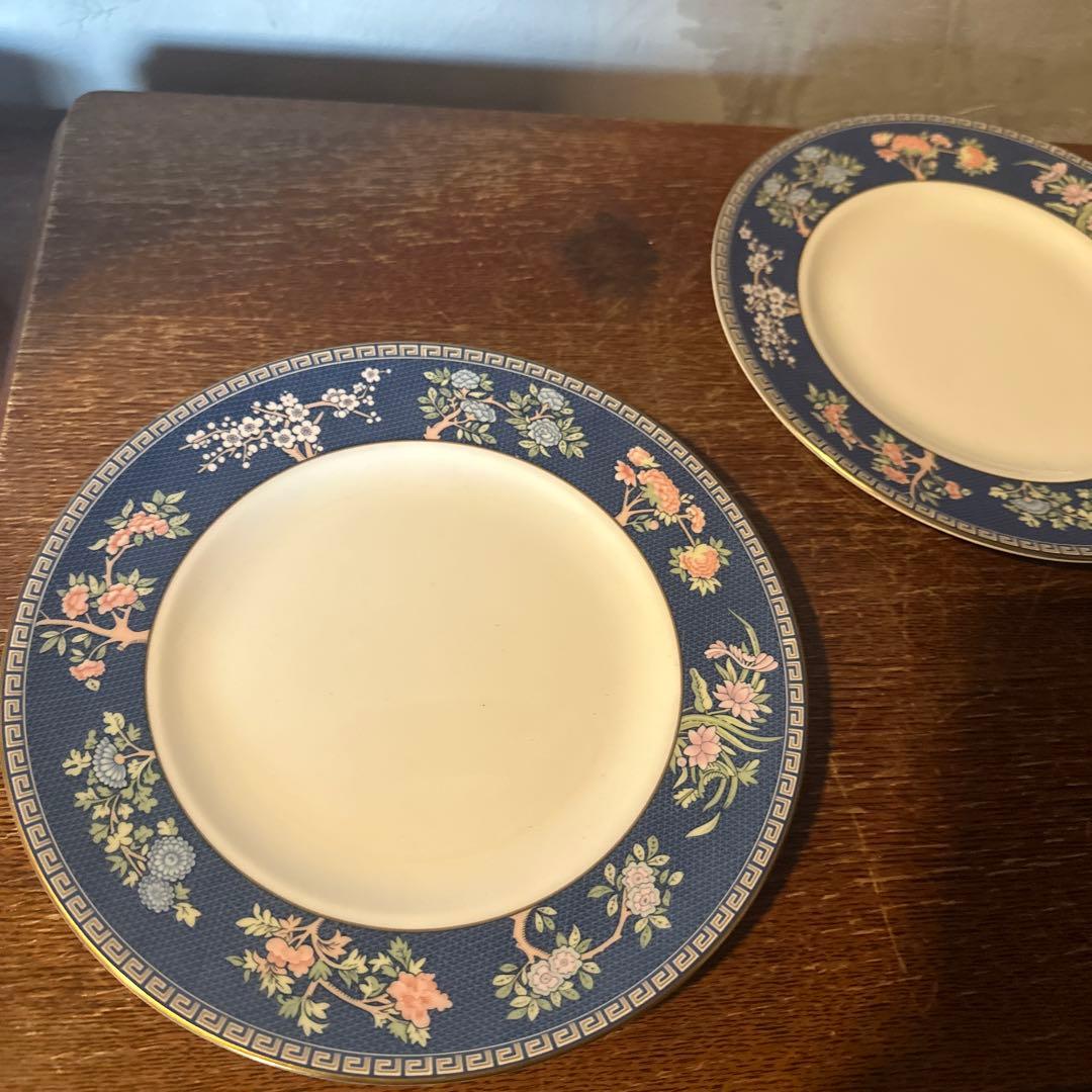 ウェッジウッド　希少品　廃盤　黒壺ブルーサイアムプレート２枚セット　ヴィンテージ