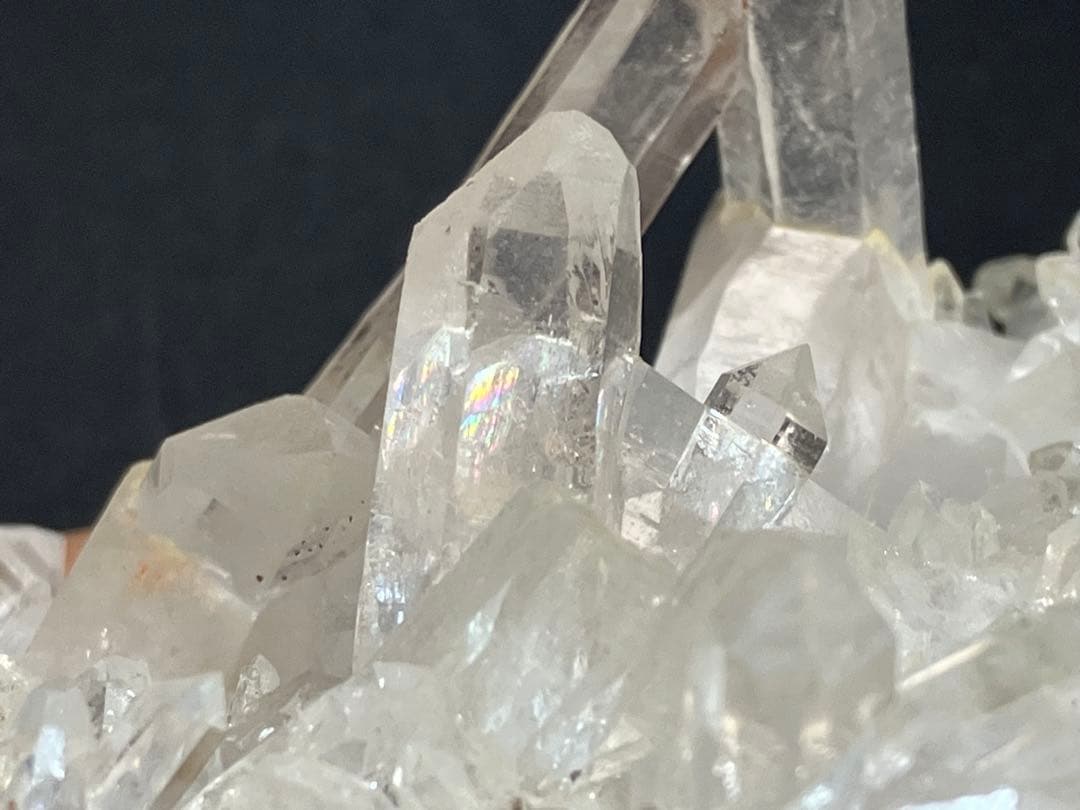 ヒマラヤ　マニカラン産水晶クラスター　薄ピンク　虹入り　ハート型 約287g