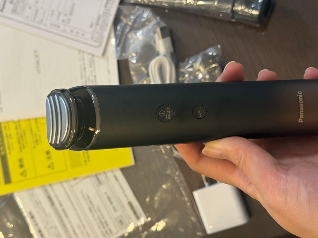 Panasonic VITALIFT 美顔器　EH-SR86-T