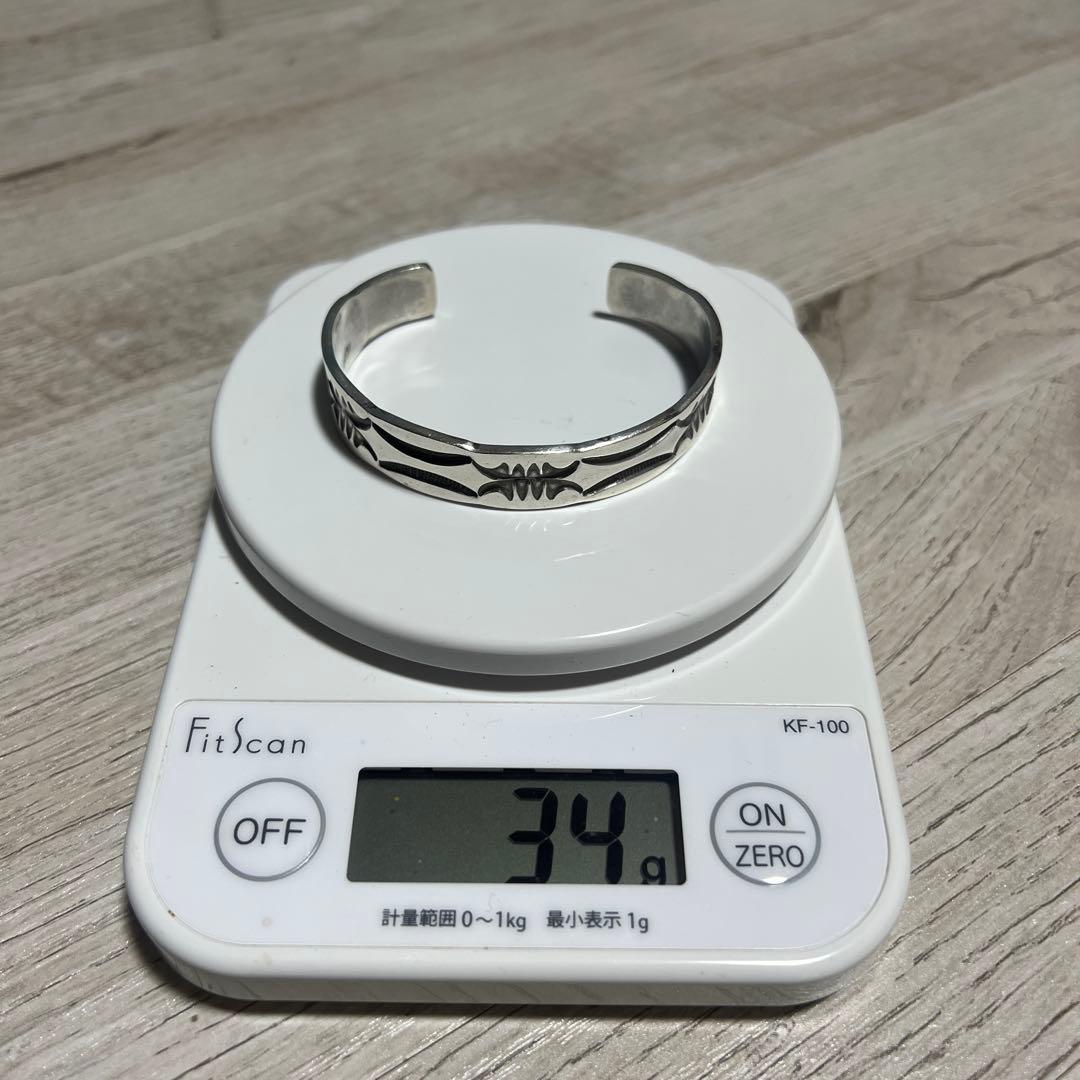 ナバホ族 NORA作 インディアンジュエリー Sterling バングル