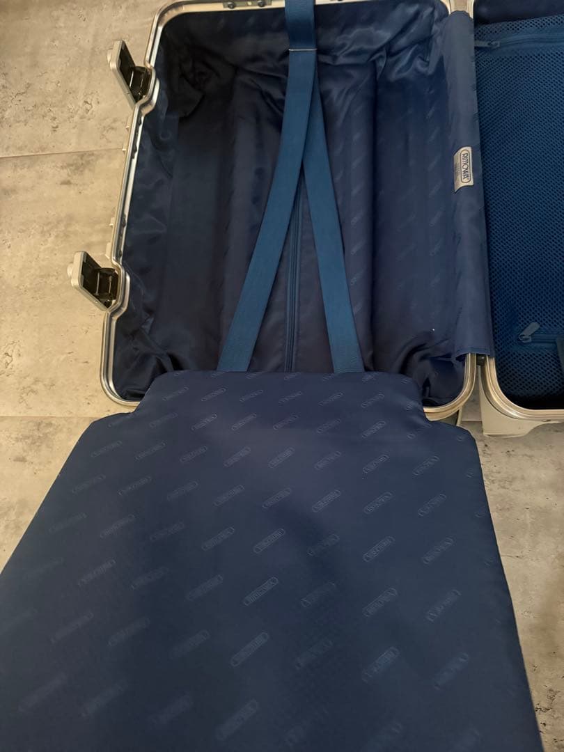 RIMOWA／リモワ（トパーズ）2輪　35L シルバー