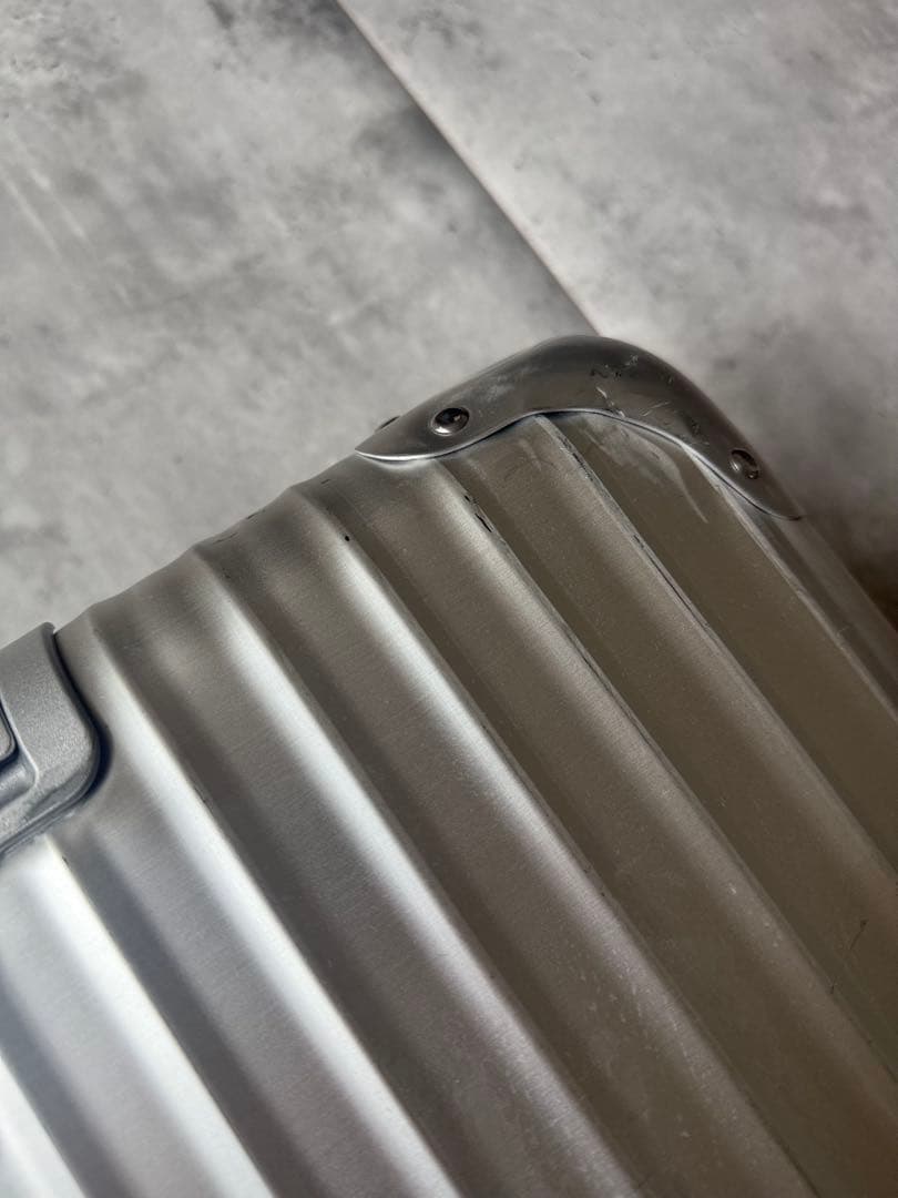 RIMOWA／リモワ（トパーズ）2輪　35L シルバー