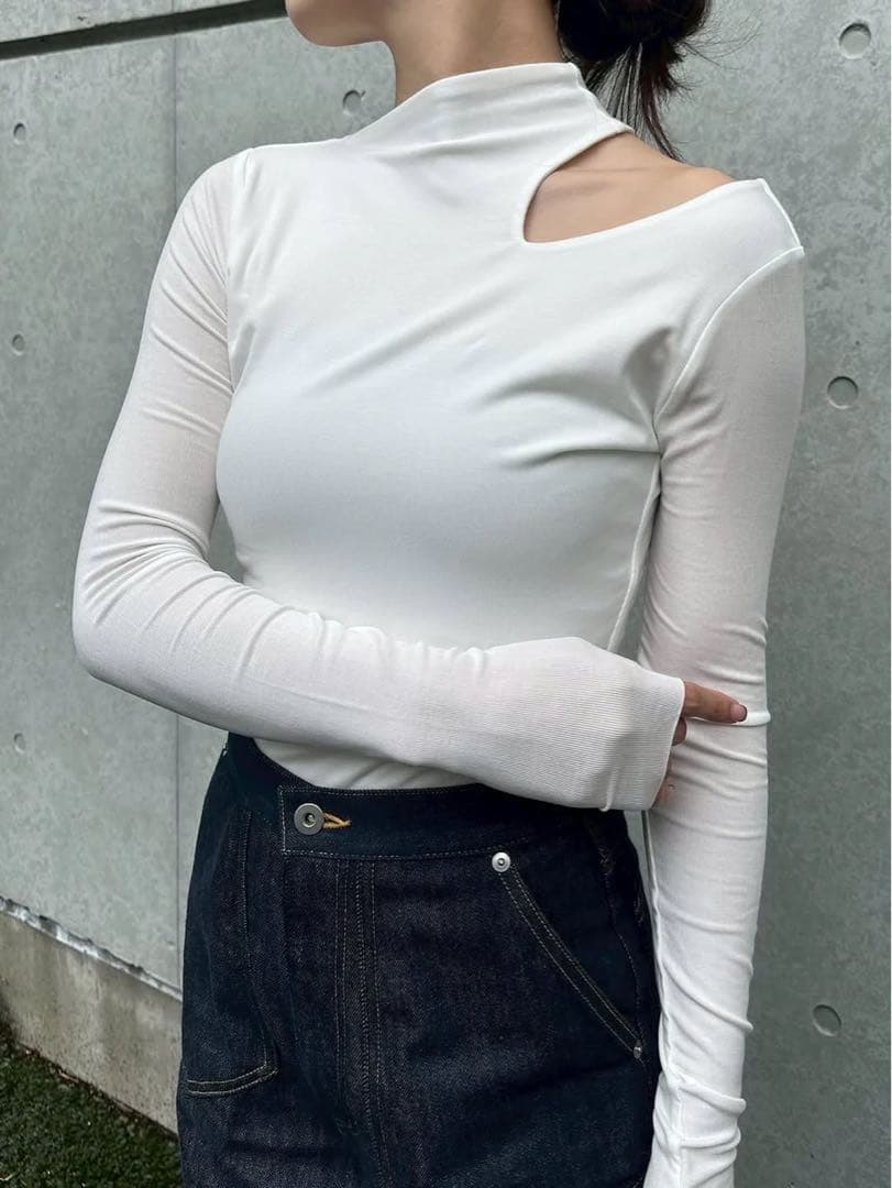 cygne ショルダーオープンカットオフT Colas