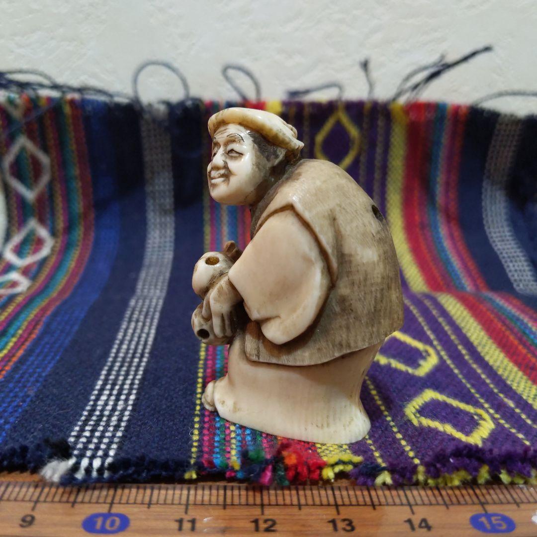 時代提げ物 人物根付 天然素材【翁】高さ約5cm 横幅約3.5cm 重さ約33ｇ