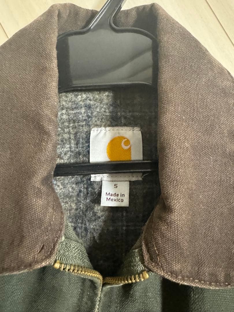 最終値下げ！！カーハート　デトロイトジャケット　sサイズ　mos